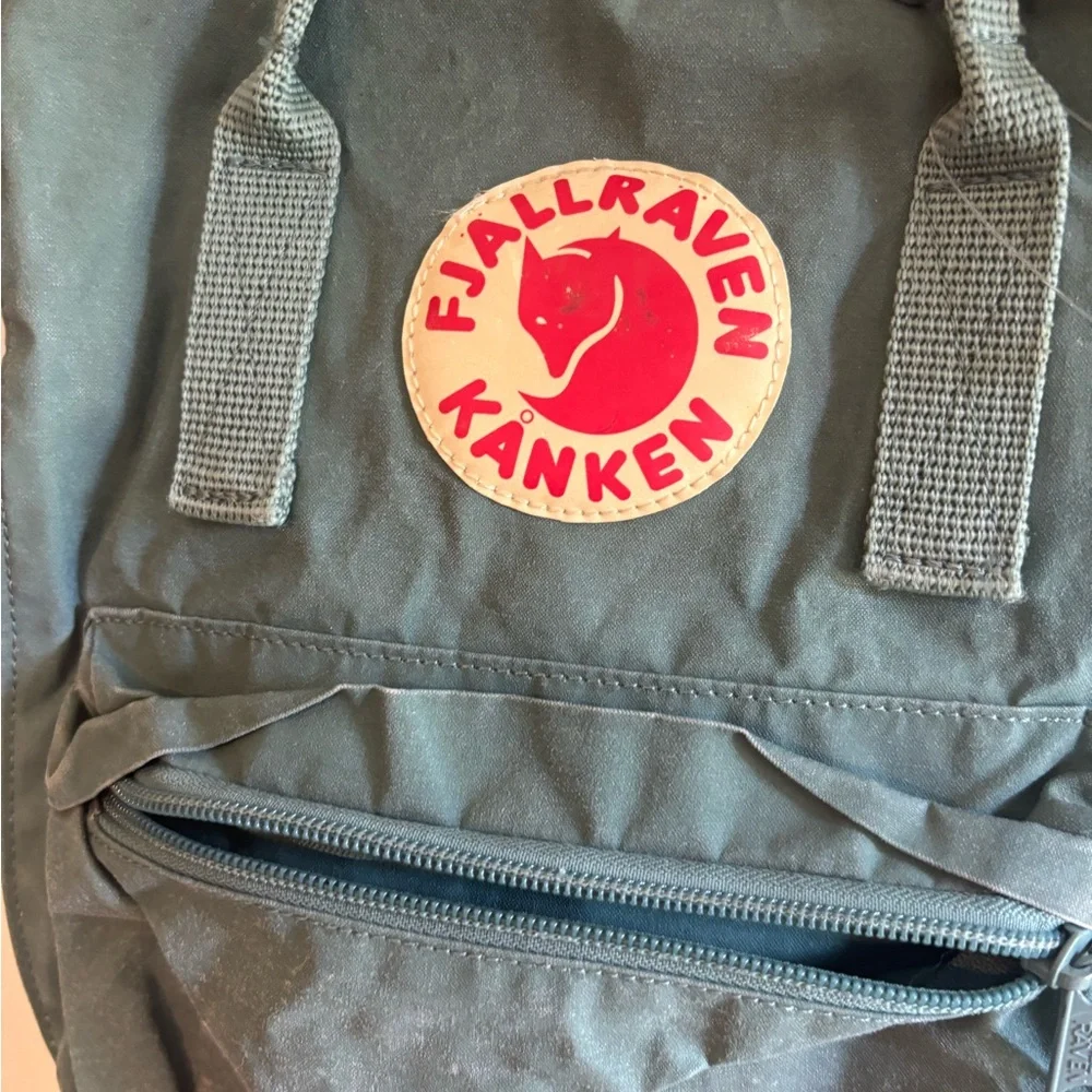 Fjallraven‎ Kånken Backpack in Olive Green